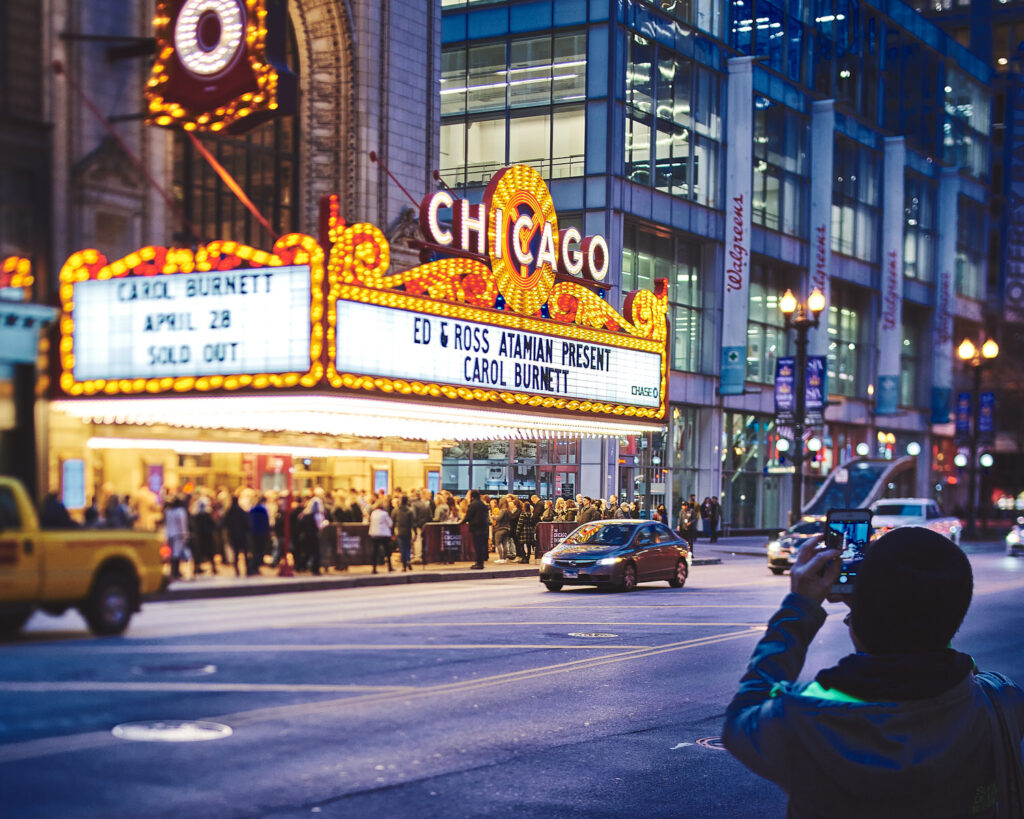 Show Time – Chicago Theatre
